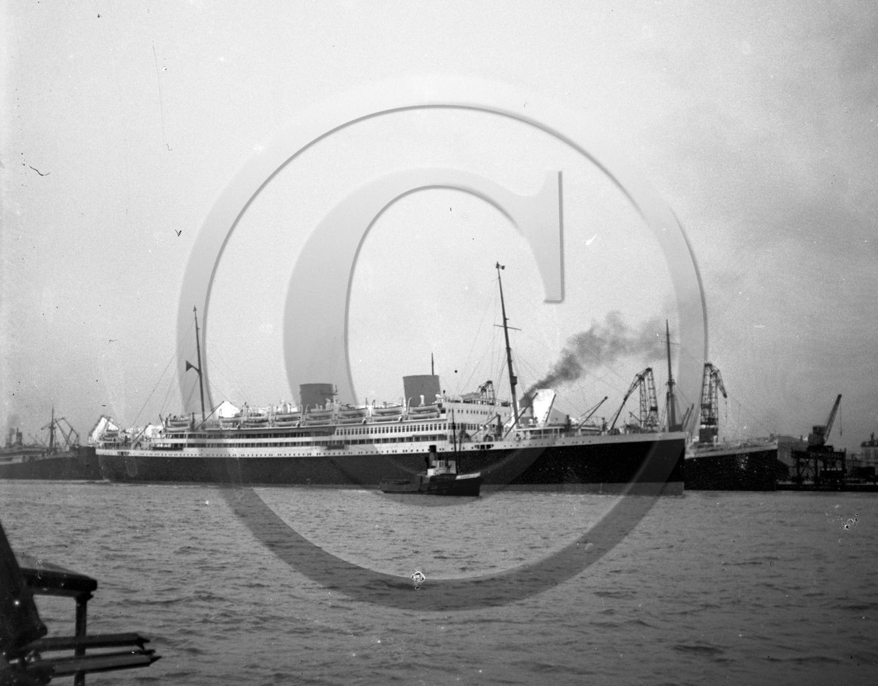 BA 893 paquebot  l Alcantara  au quai Carnot annee 1932 .jpg