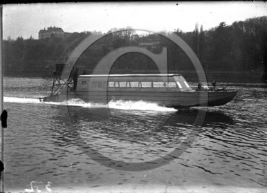 BA 1496 hydroglisseur Dumond Galvin .jpg