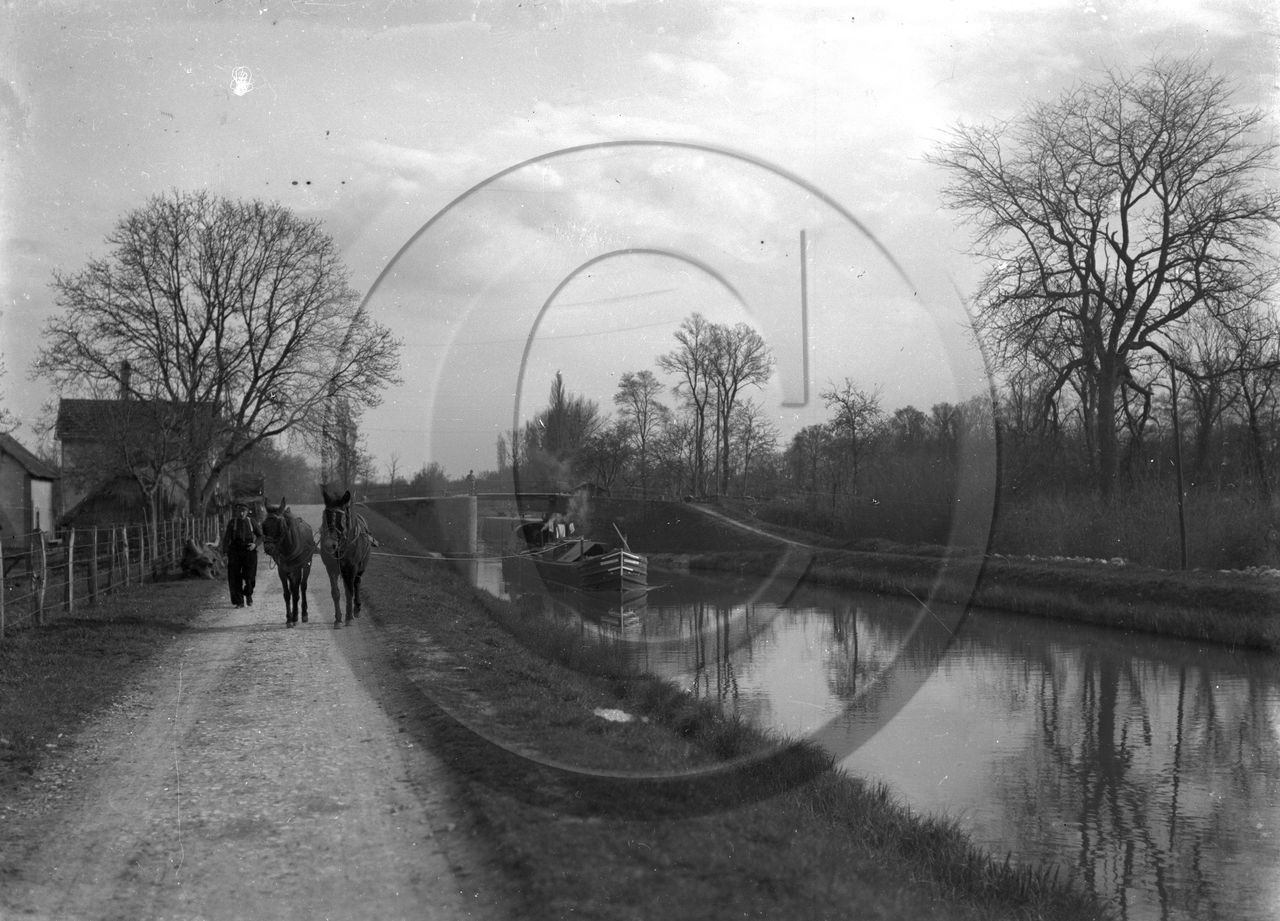 BA 333  canal du Berry .jpg.jpg