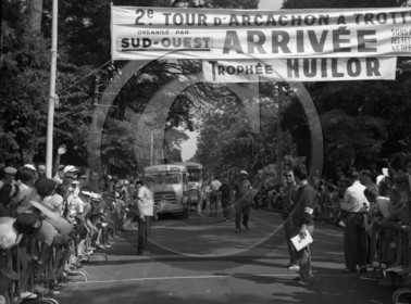 AUU 147 Citroen HY Aout 1964  .jpg