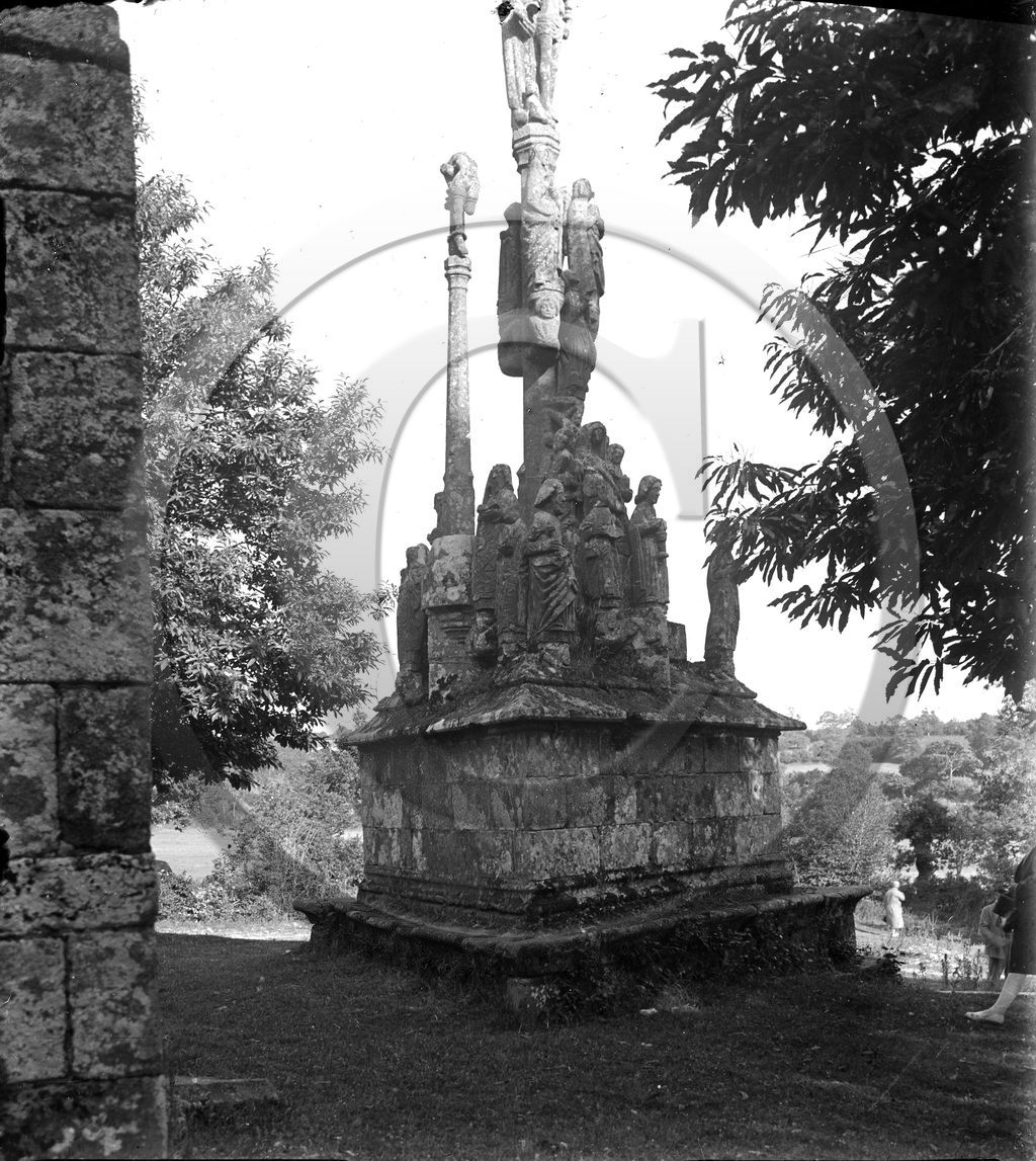 vi  2058 Briec calvaire de la chapelle st Vennec dpt 29  .jpg