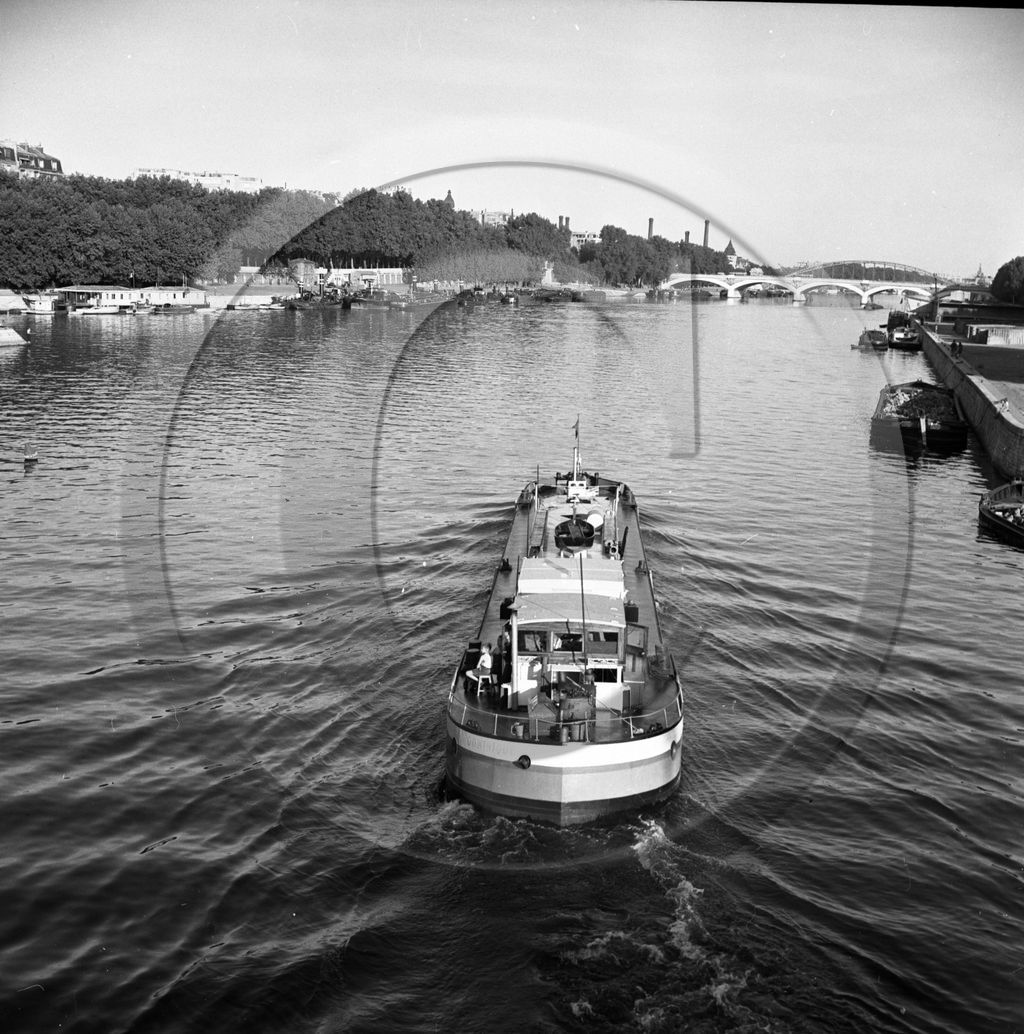 BA 1527 péniche Dominique .jpg