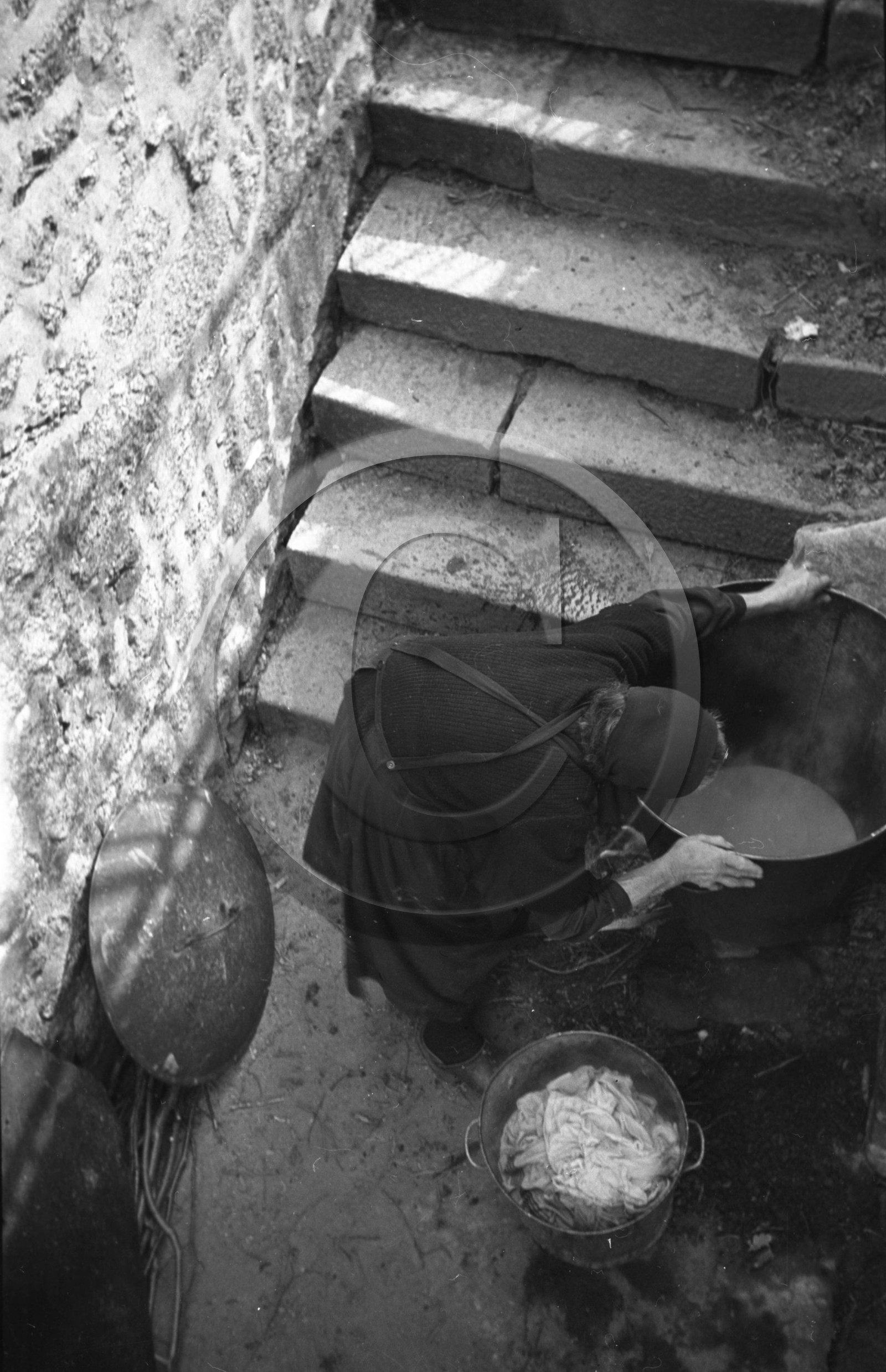 AG 659 la lessive photo Enri Dargence  .jpg