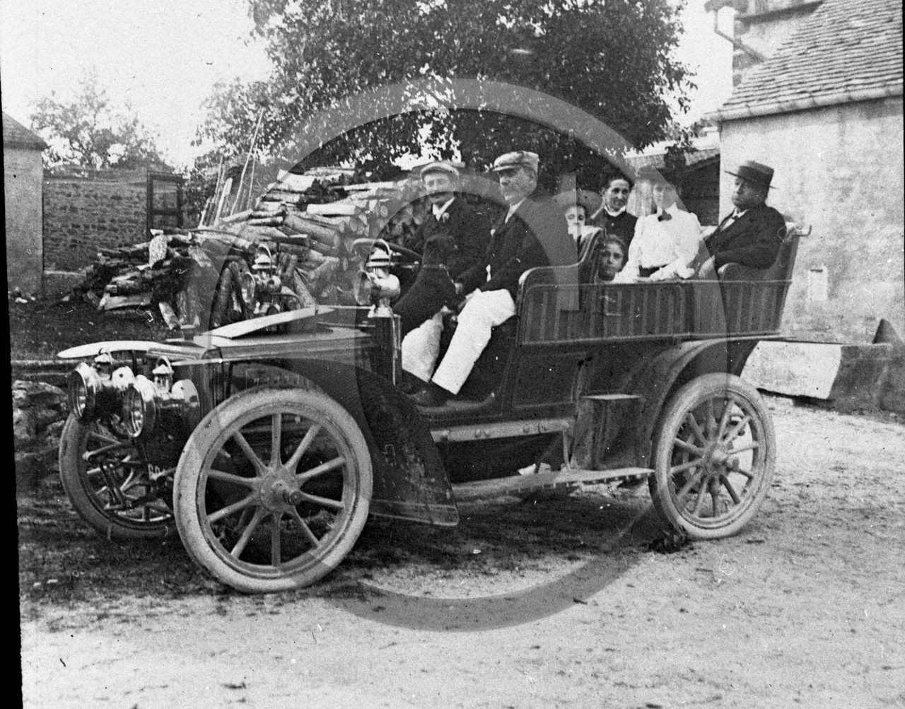 AU 1422 panhard  .jpg