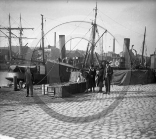 BA 101 Lorient chalutier L 247     dpt 56 .jpg