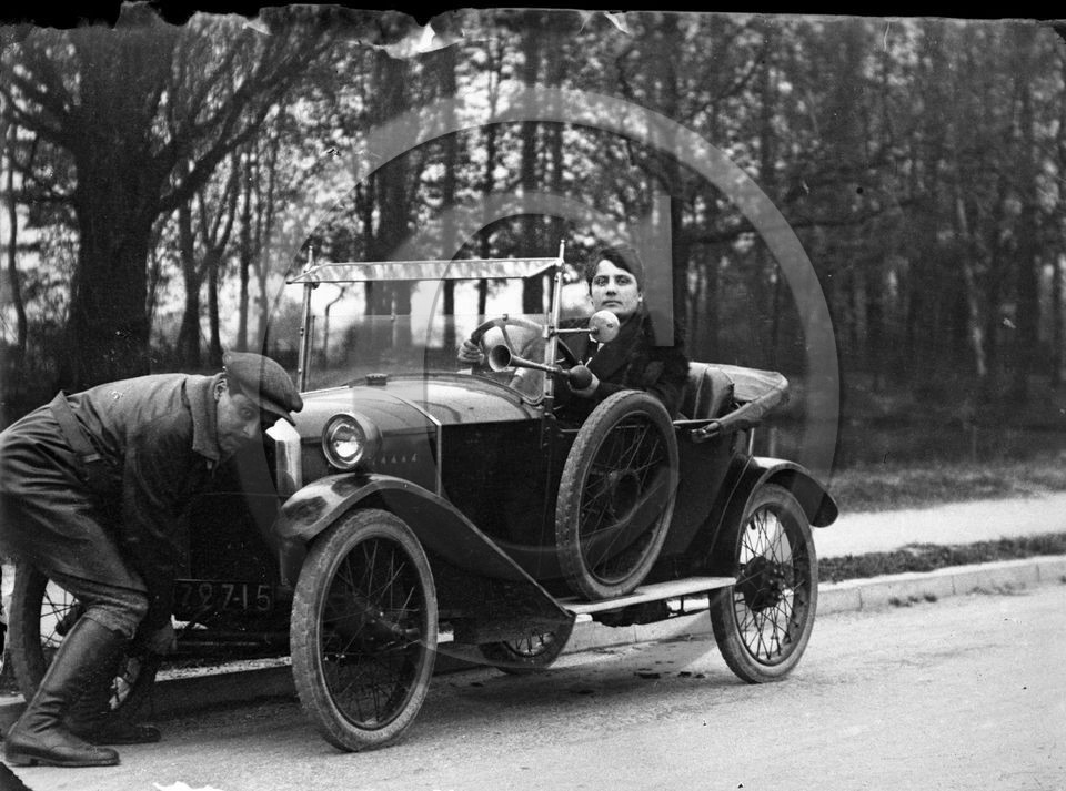 AU 883 Peugeot quadrilette .jpg