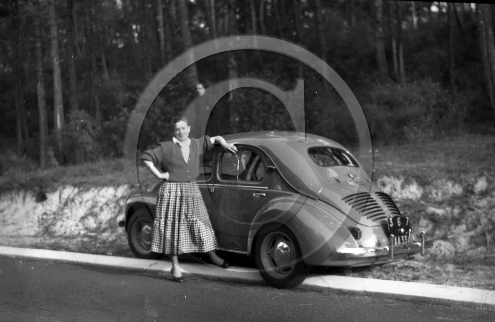 AU 2387 Renault 4cv .jpg