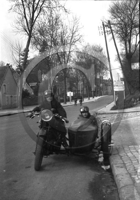 mov 155 moto side Vendome dpt 41 .jpg