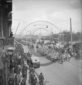 BX 327 obseques du gouverneur Renard.jpg