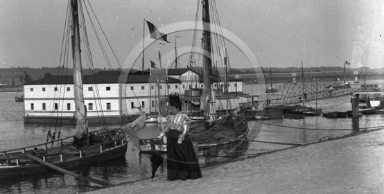 BX 268      les bains girondins.jpg