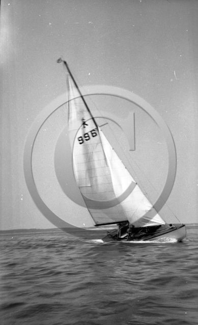 arc 4389 voilier caneton .jpg