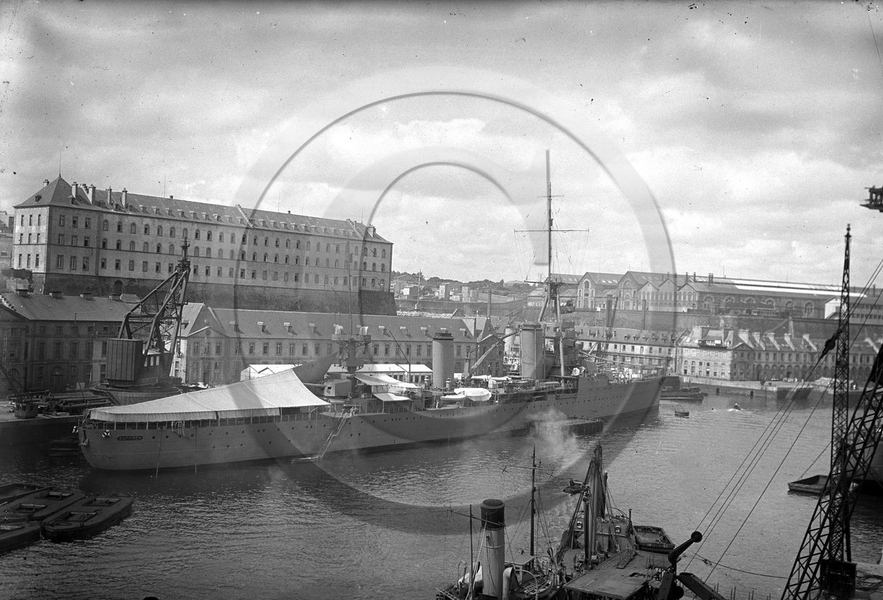 vi  1235  Brest l'arsenal la penfeld  le suffren  dpt 29 .jpg