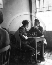 BA  page 80 -24- Paris Conflans en péniche.jpg