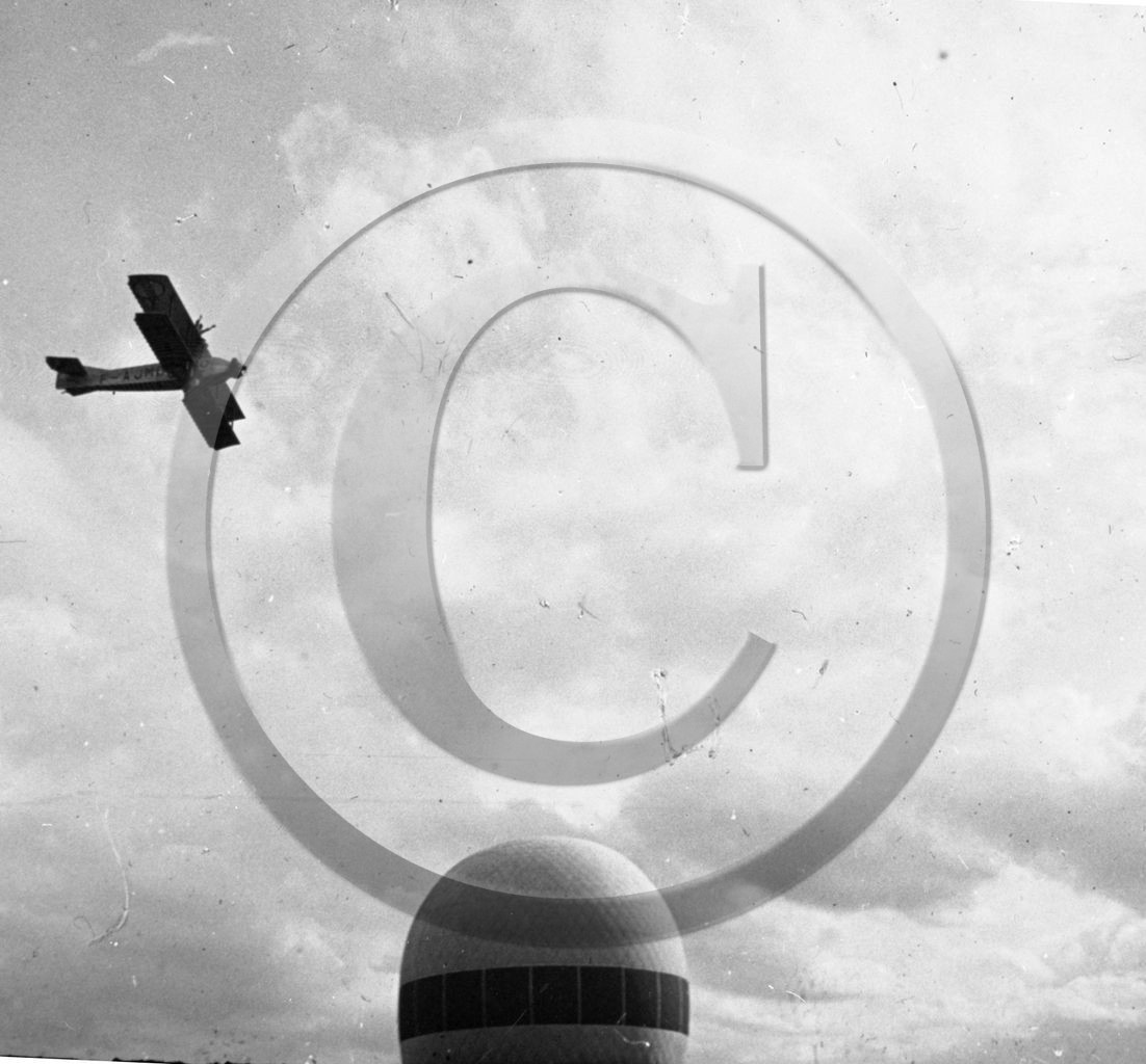 avi 151 Alger  ballon spherique et avion F AJMD  .jpg