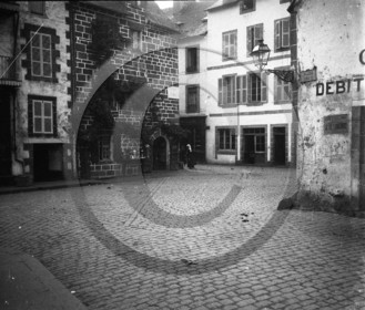 vi  2094 Quimperle place hervo  dpt 56 .jpg