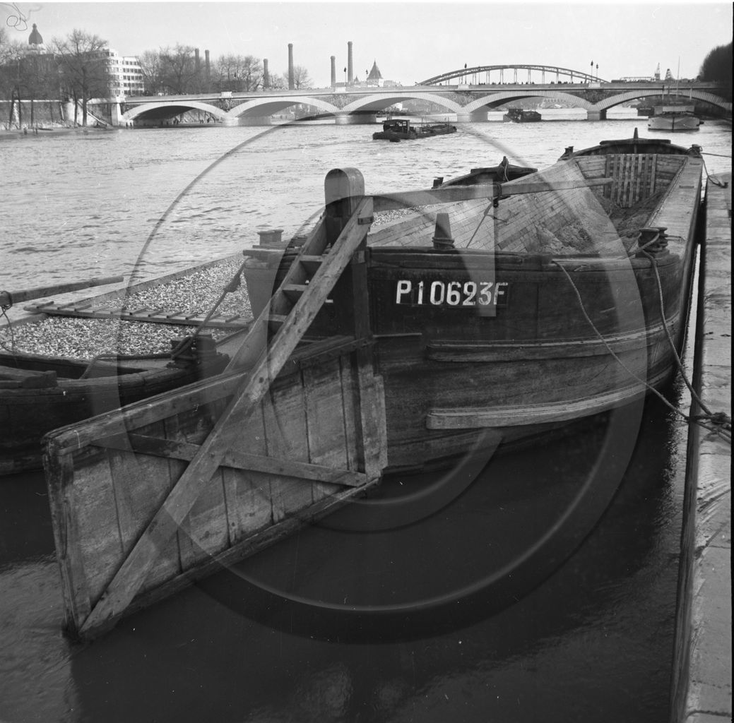 BA 1530 barge de travail P 10623F  gouvernail étonnant  .jpg