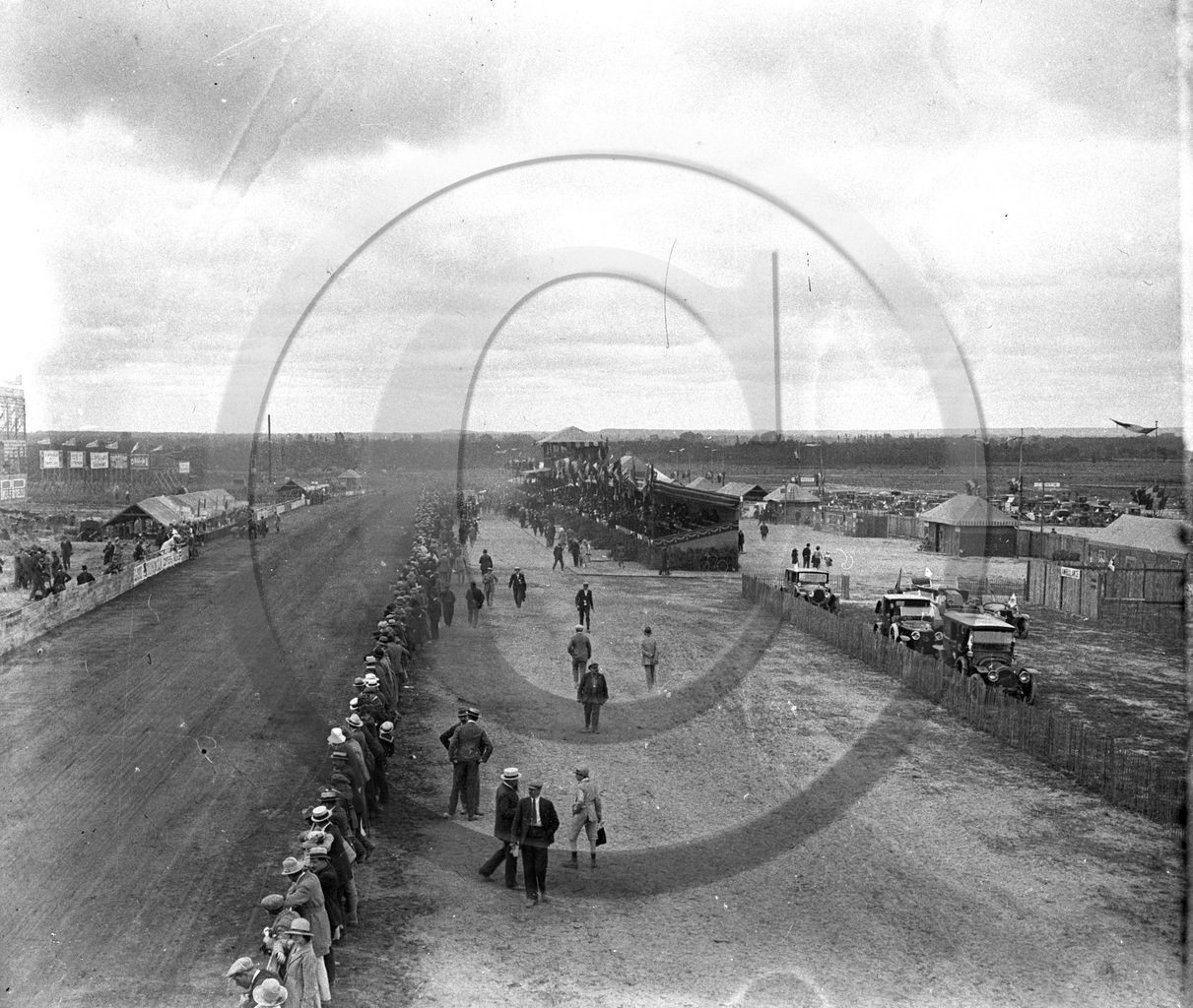 AUC 13  circuit et tribunes .jpg