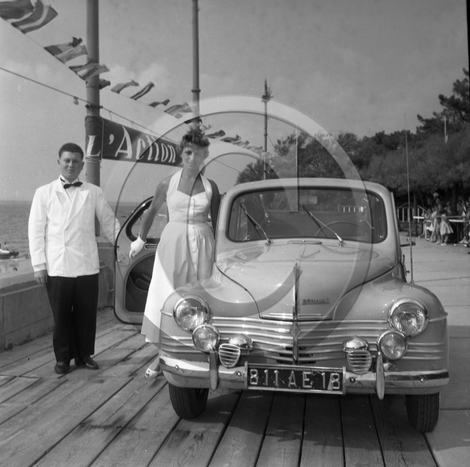 AUCE 462 Renault 4cv decouvrable .jpg
