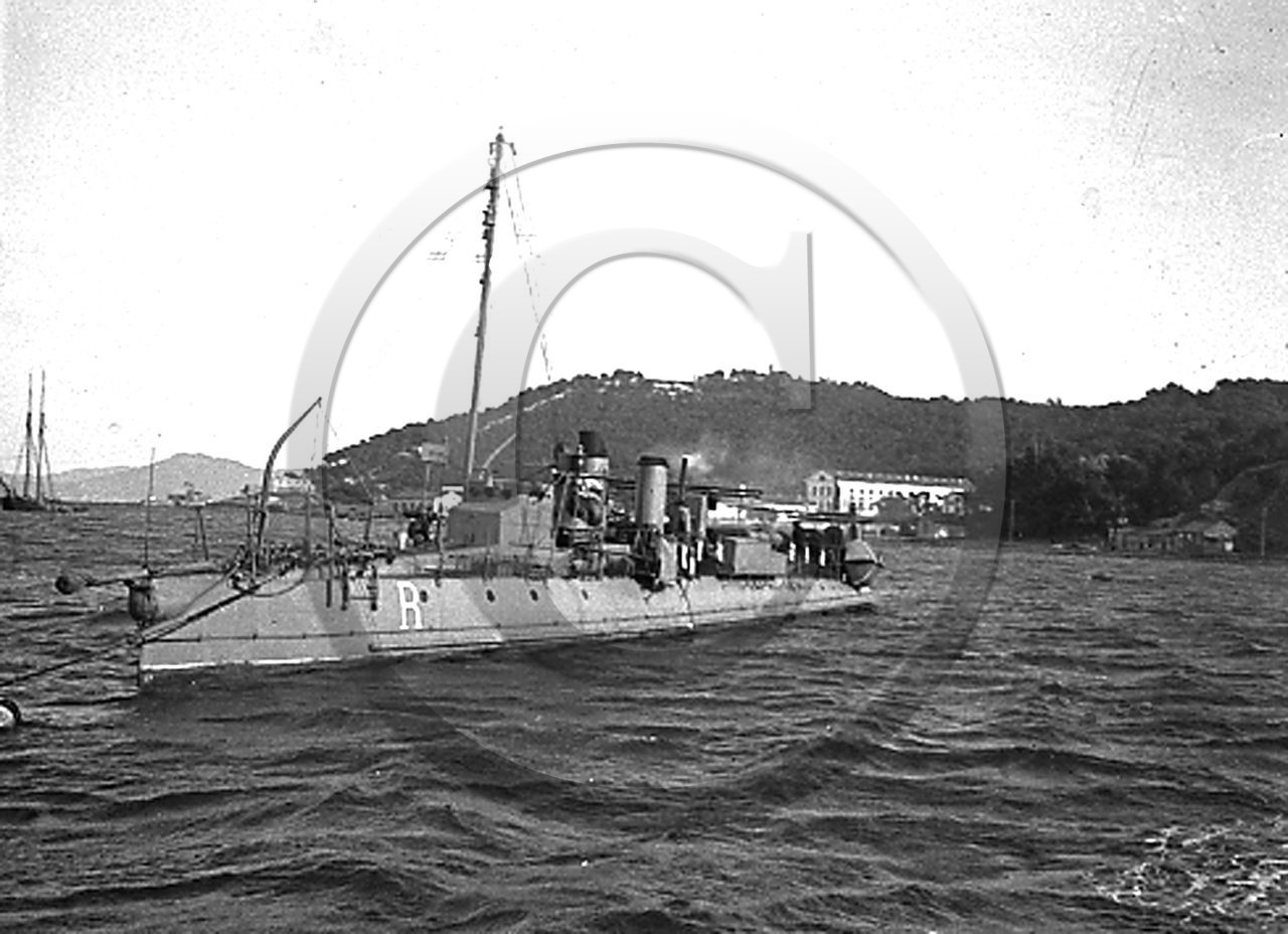 BA 1230 navire de guerre .jpg