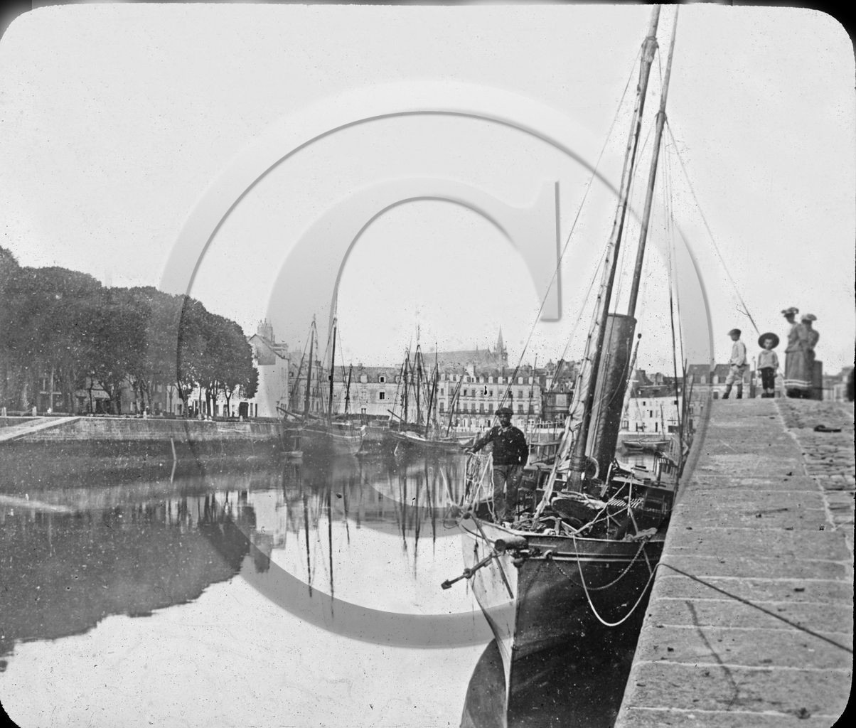 vi  791 Vannes le port  dpt 56  .jpg