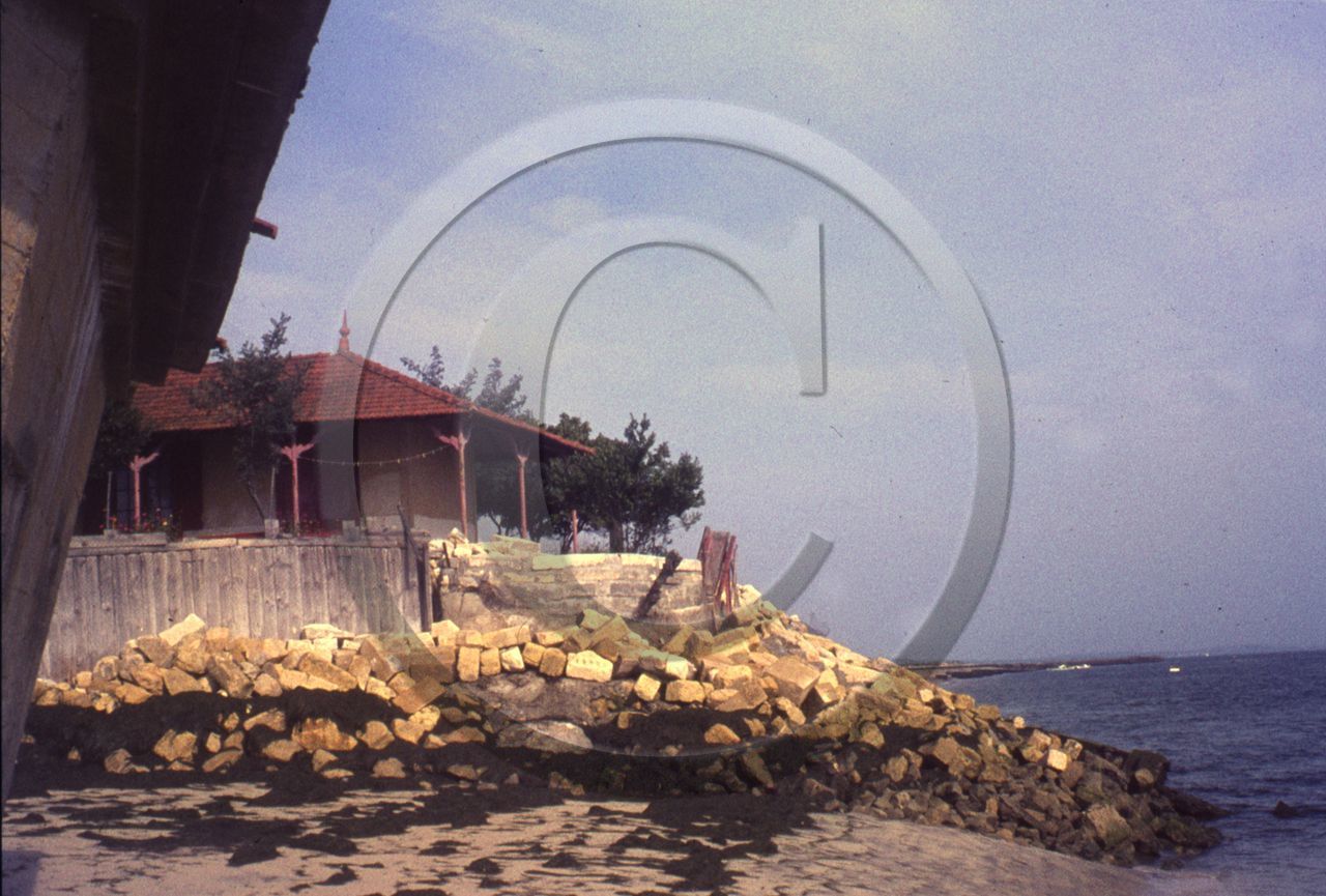 arc 4027 blockhaus  camouflé Cap Ferret Hortense  en 1963 .jpg